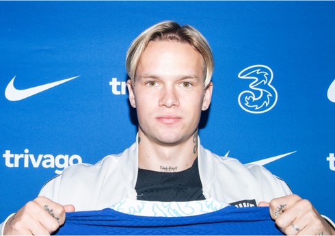 "Çelsi"yə keçən ukraynalı futbolçu Şevçenkonu qabaqlayaraq tarixə düşüb